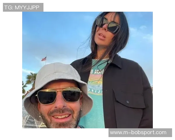 贝纳德斯基回忆：年轻时妻子拒绝我但我坚持追求爱情的故事