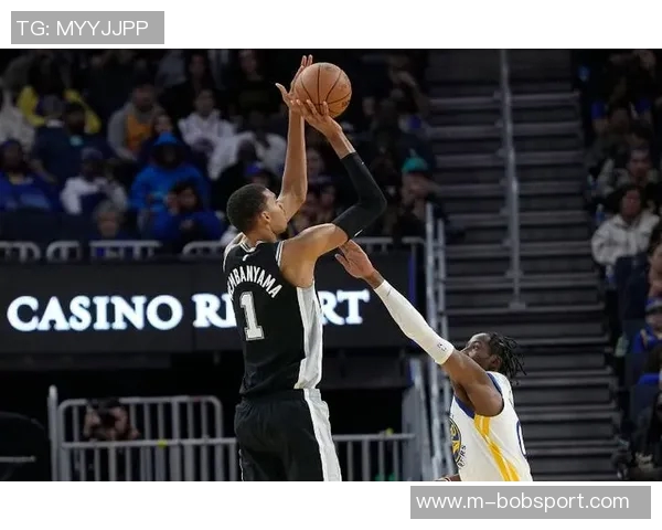 名嘴点评文班亚马身体变化超预期展现强壮实力