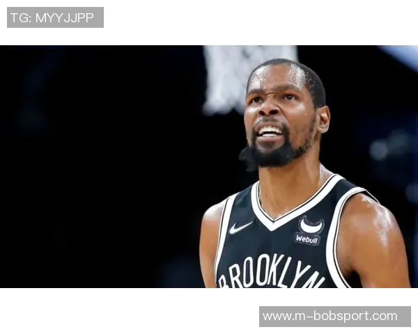 德拉蒙德底角三分出手提前庆祝却意外打铁引发全场哄笑 德拉蒙德底角三分出手提前庆祝却意外打铁引发全场哄笑