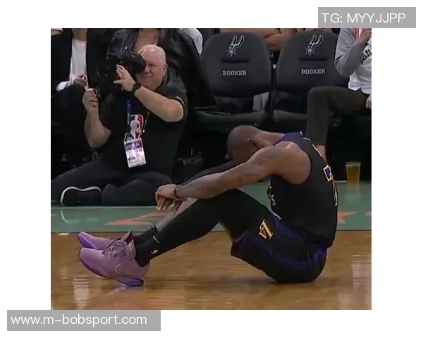 湖人期待詹姆斯在对阵马刺的比赛中强势复出缓解坐骨神经痛困扰