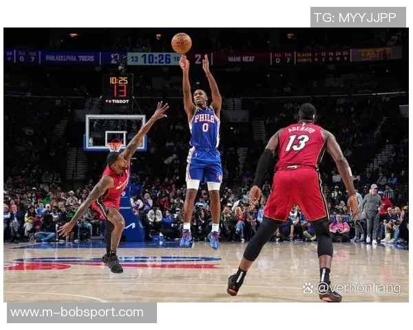 马克西首节狂砍17分2助表现出色助队稳住局势 马克西首节狂砍17分2助表现出色助队稳住局势