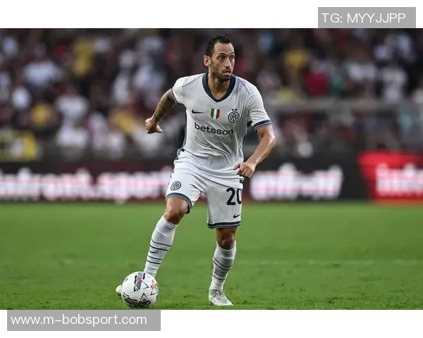 加拉塔萨雷内部人士澄清未与恰尔汗奥卢接触的消息 加拉塔萨雷内部人士澄清未与恰尔汗奥卢接触的消息