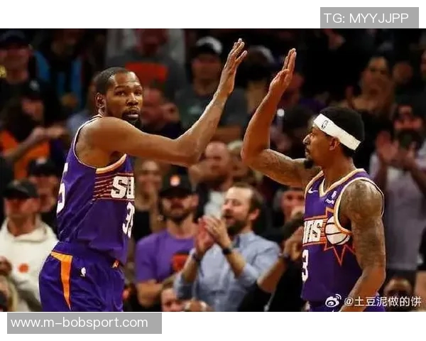 比尔首场比赛表现出色9投6中贡献12分2篮板1抢断1盖帽正负值5展现实力 比尔首场比赛表现出色9投6中贡献12分2篮板1抢断1盖帽正负值5展现实力