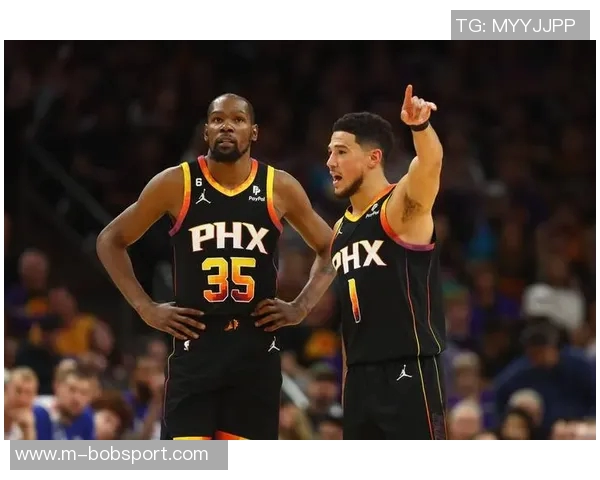 布克谈威少新球队机会表示意外并对其深表尊重 布克谈威少新球队机会表示意外并对其深表尊重