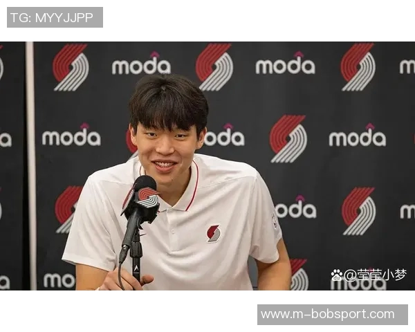 杨瀚森在对阵德鲁蒂米时表现出色应向小萨和申京的风格看齐